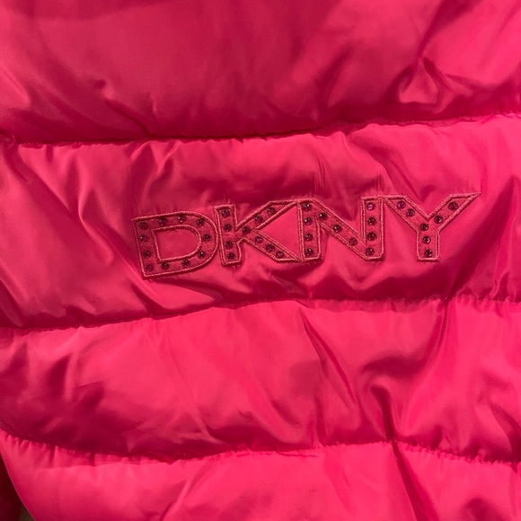 Warm, thick, new condition pink jacket - Picture 4 of 5